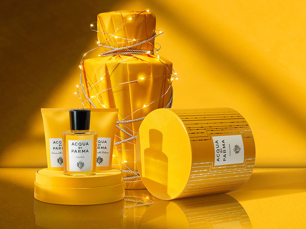 Hot stamp your Acqua di Parma gift sets at the gift wrapping station at Acqua di Parma's Times Square counter